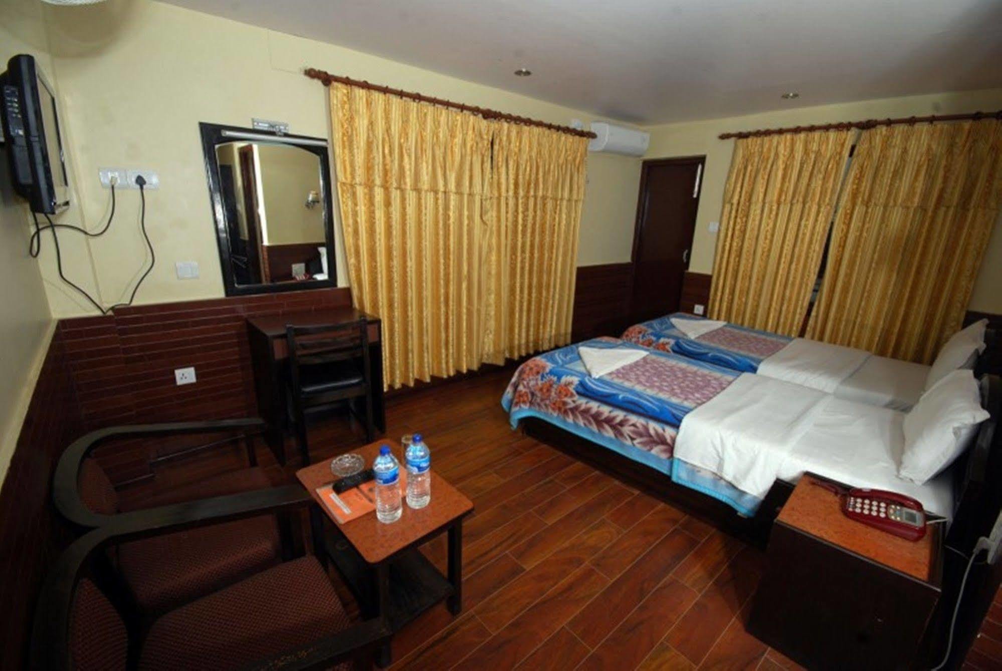 Hotel Trip Ποκάρα Εξωτερικό φωτογραφία
