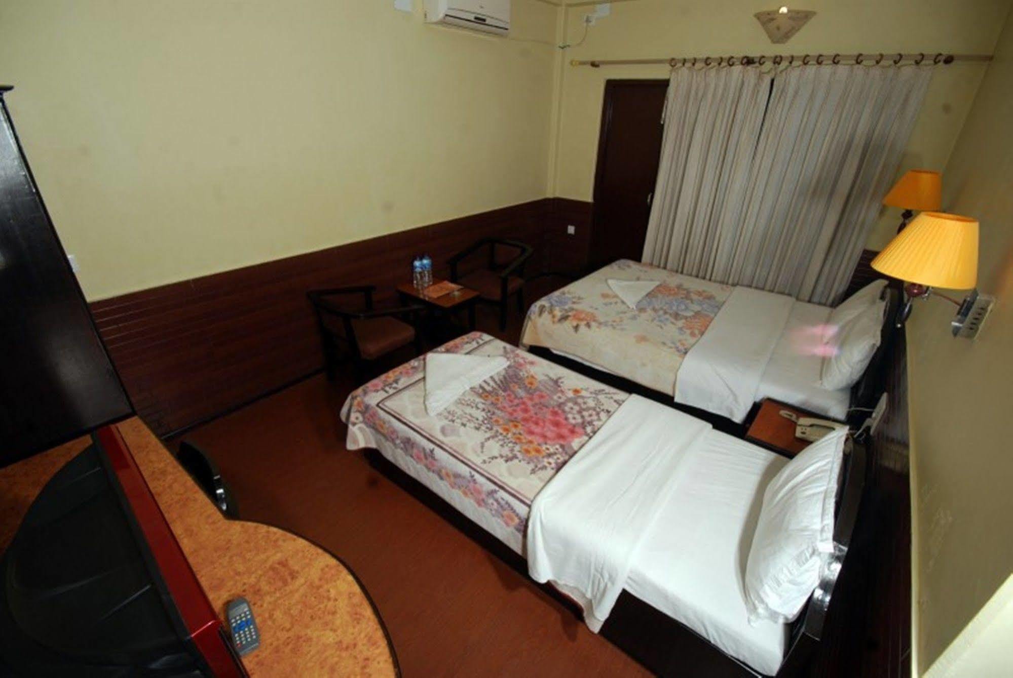 Hotel Trip Ποκάρα Εξωτερικό φωτογραφία